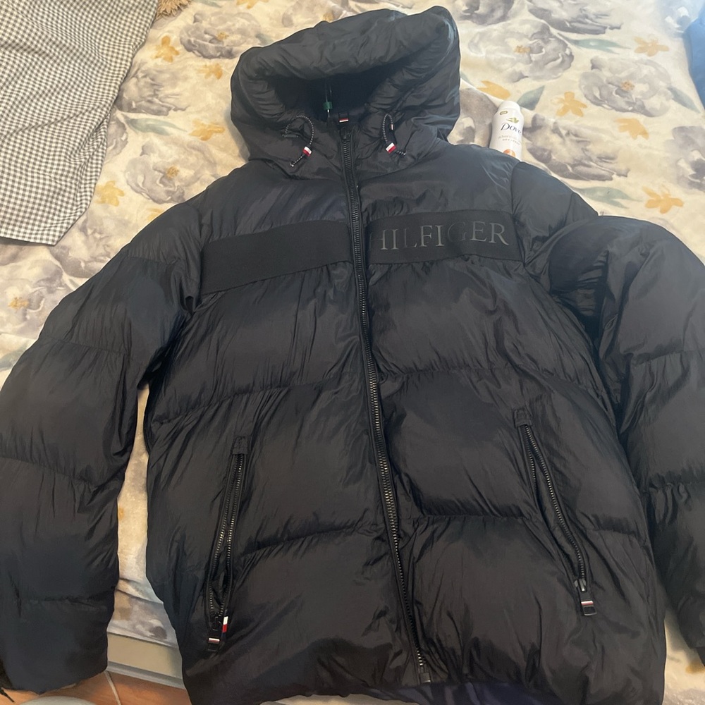Tommy Hilfiger Men's Black Hooded Puffer Jacket